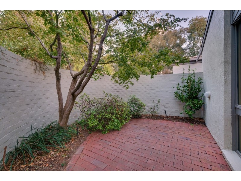 4 Rehfisch Close, Lyneham ACT 2602