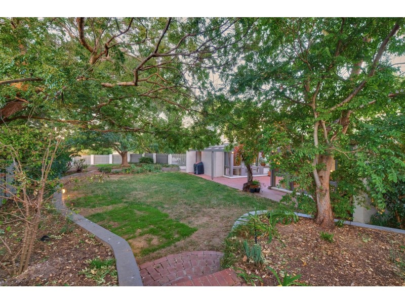 4 Rehfisch Close, Lyneham ACT 2602