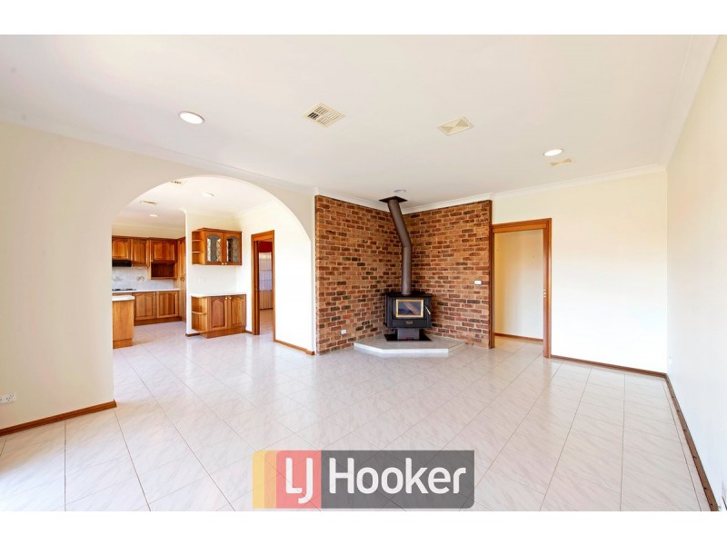 8 McClintock Street, Lyneham ACT 2602