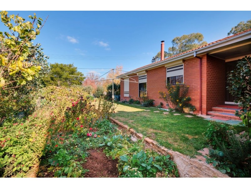 8 Manning Street, Watson ACT 2602