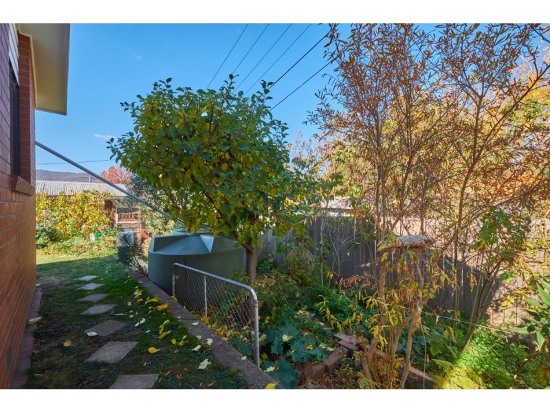 8 Manning Street, Watson ACT 2602