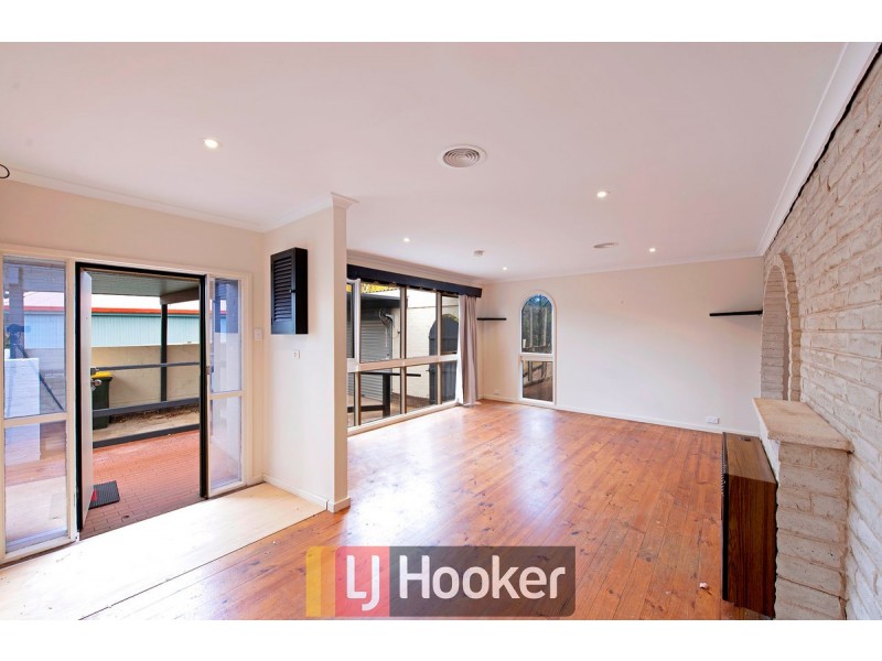 55 Calder Crescent, Holder ACT 2611