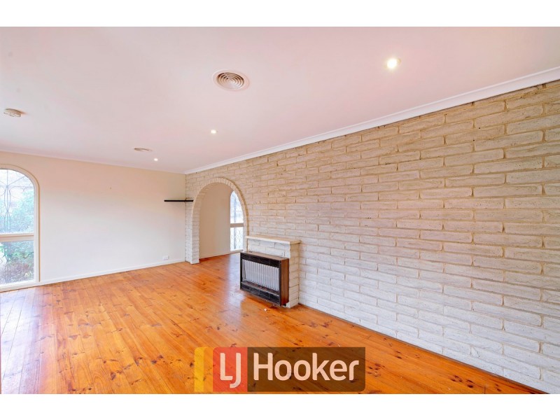 55 Calder Crescent, Holder ACT 2611