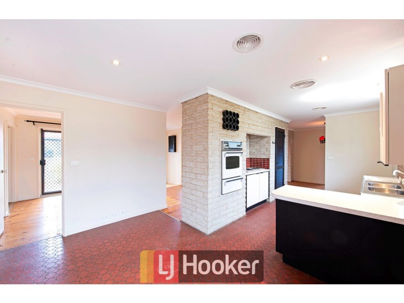 55 Calder Crescent, Holder ACT 2611