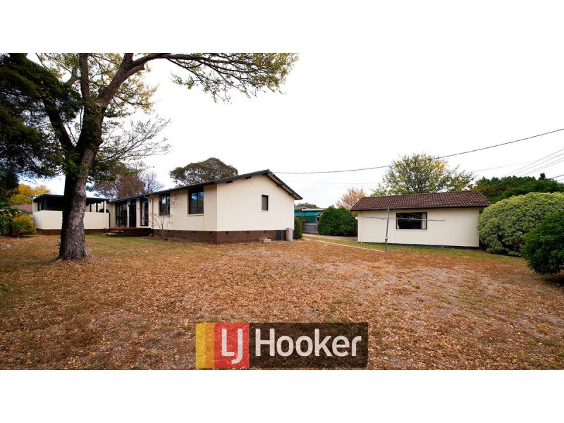 55 Calder Crescent, Holder ACT 2611