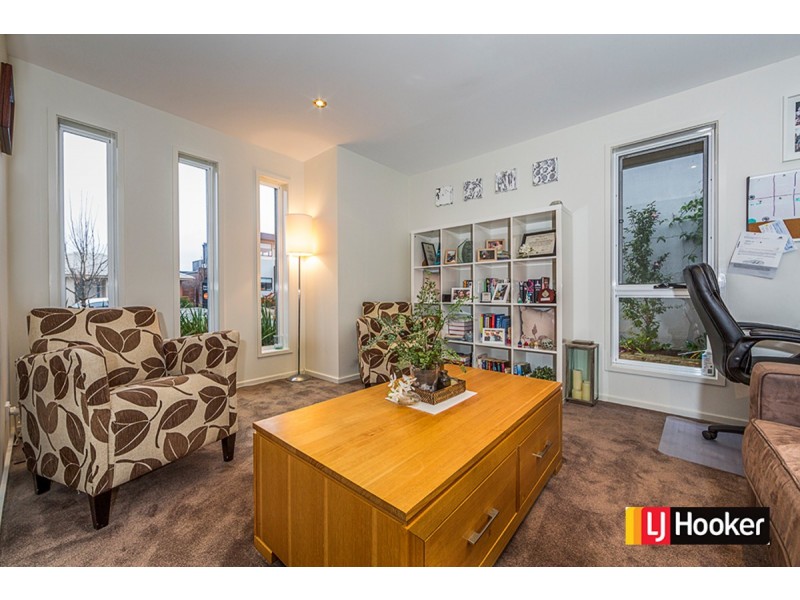 9 Hooton Street, Forde ACT 2914