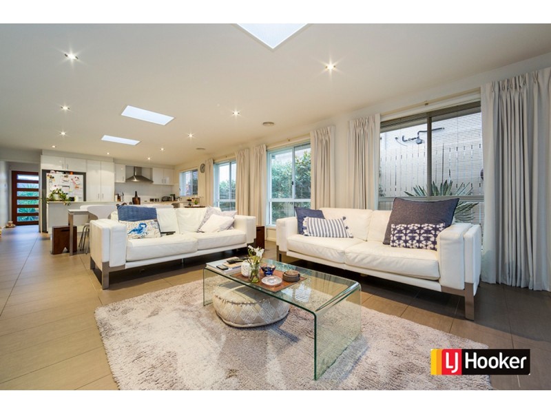 9 Hooton Street, Forde ACT 2914