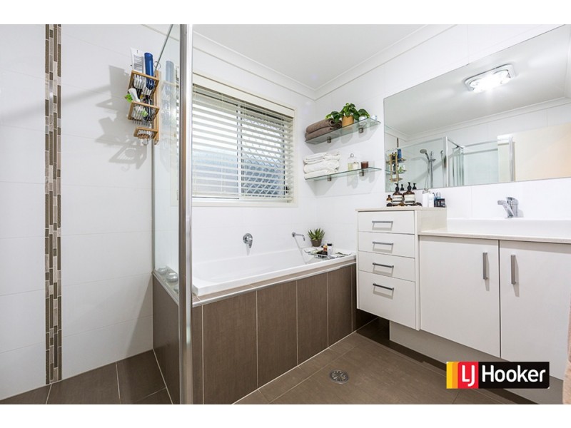 9 Hooton Street, Forde ACT 2914