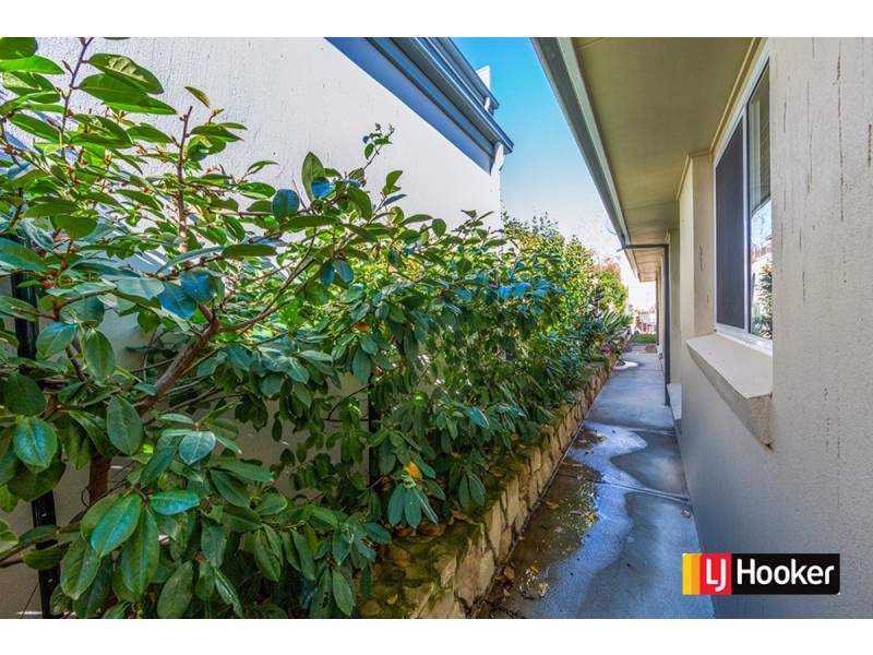 9 Hooton Street, Forde ACT 2914