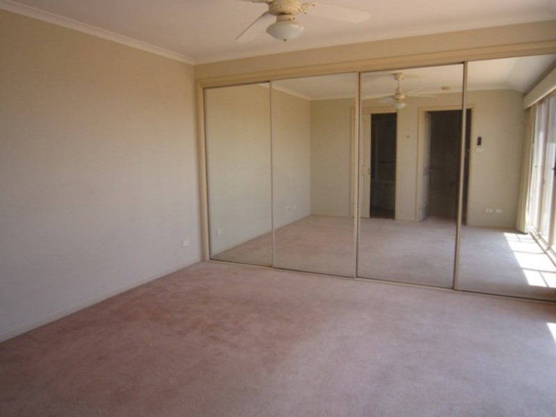 4/34 Leahy Close, Narrabundah ACT 2604