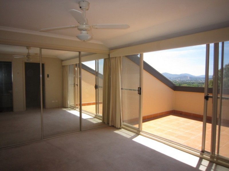4/34 Leahy Close, Narrabundah ACT 2604
