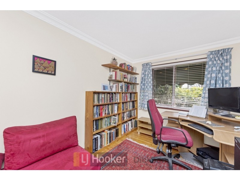 40 Wisdom Street, Hughes ACT 2605