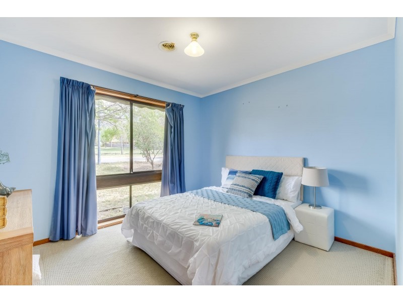 11 Piguenit Close, Lyneham ACT 2602
