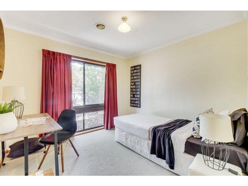 11 Piguenit Close, Lyneham ACT 2602