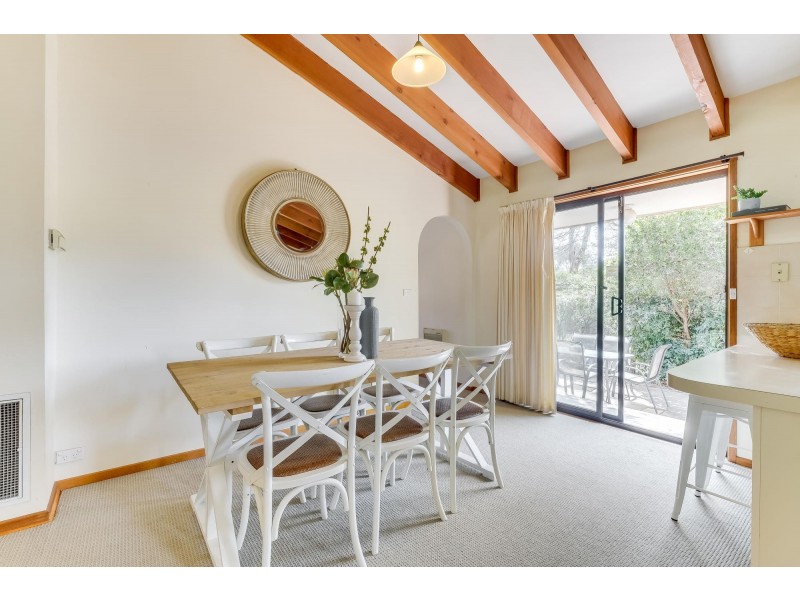 11 Piguenit Close, Lyneham ACT 2602
