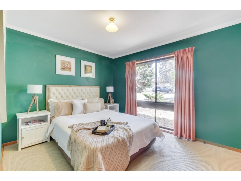 11 Piguenit Close, Lyneham ACT 2602