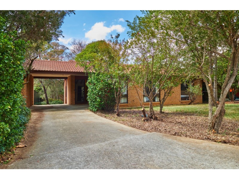 11 Piguenit Close, Lyneham ACT 2602