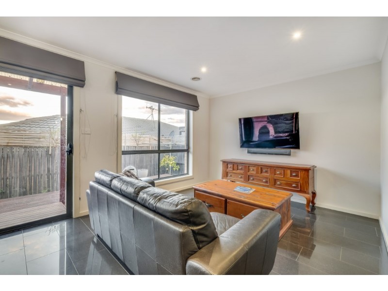 16 Dunk Street, Casey ACT 2913