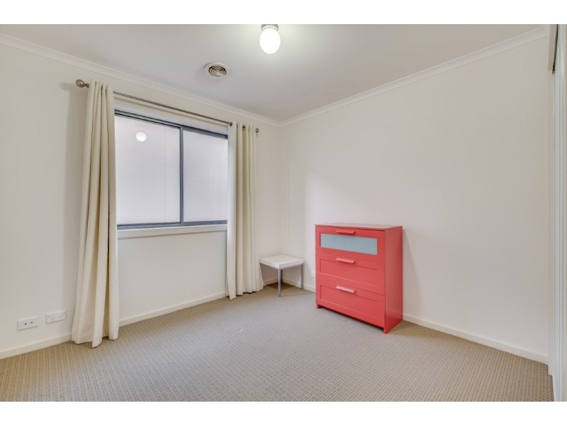 16 Dunk Street, Casey ACT 2913