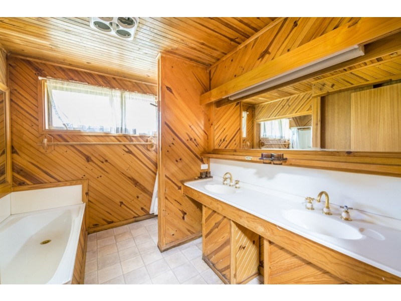 12 Cowan Street, Downer ACT 2602