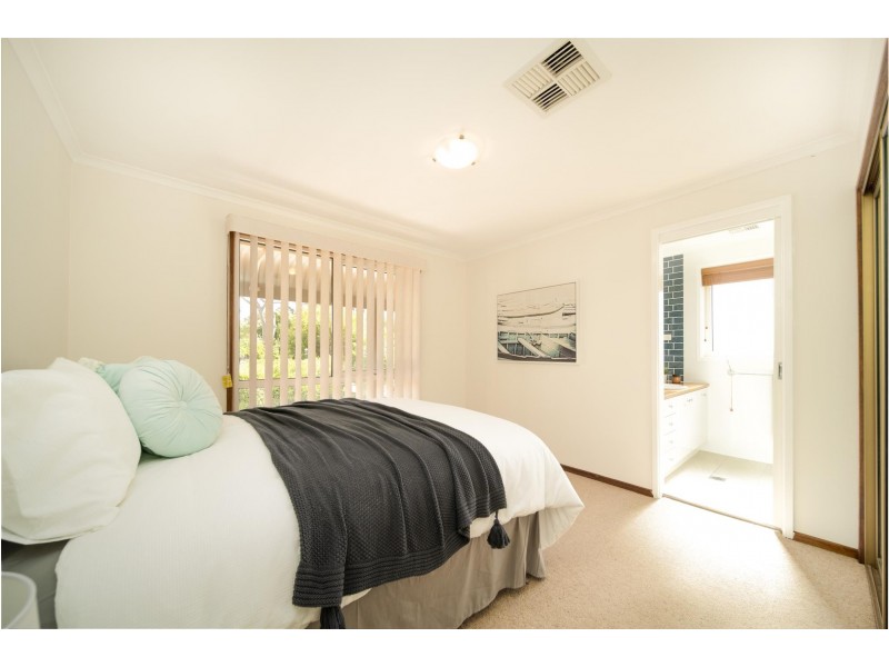 20 Dorrit Black Crescent, Lyneham ACT 2602