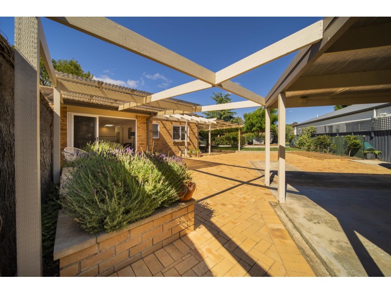 20 Dorrit Black Crescent, Lyneham ACT 2602