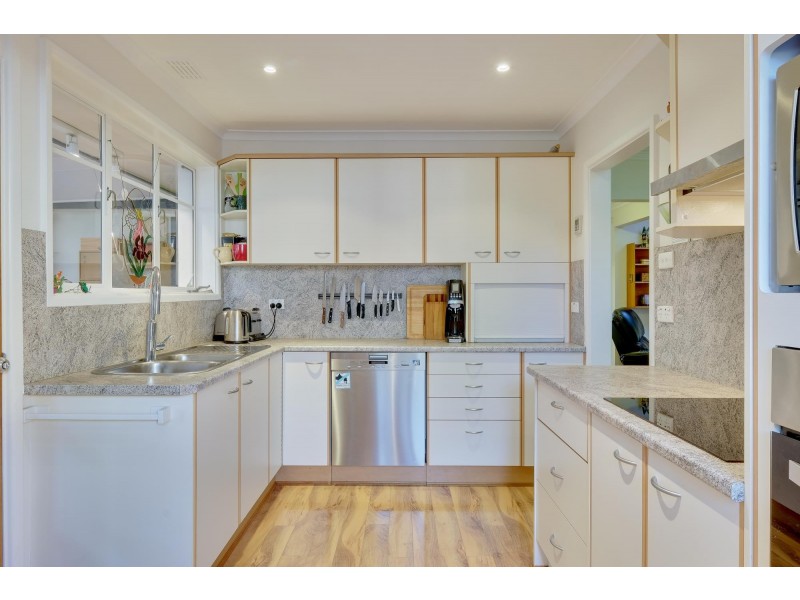 5 Simpson Street, Watson ACT 2602