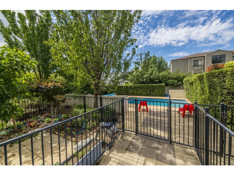 8/42 Henty Street, Braddon ACT 2612