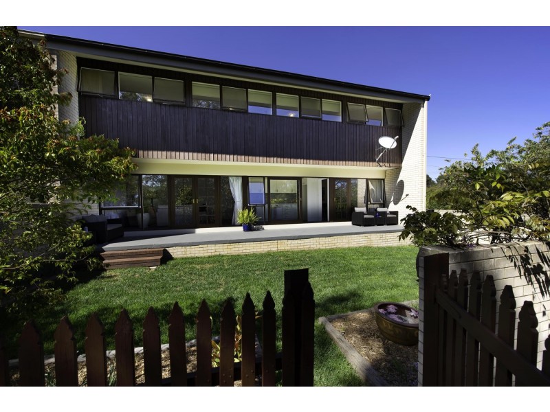 96 Grayson Street, Hackett ACT 2602