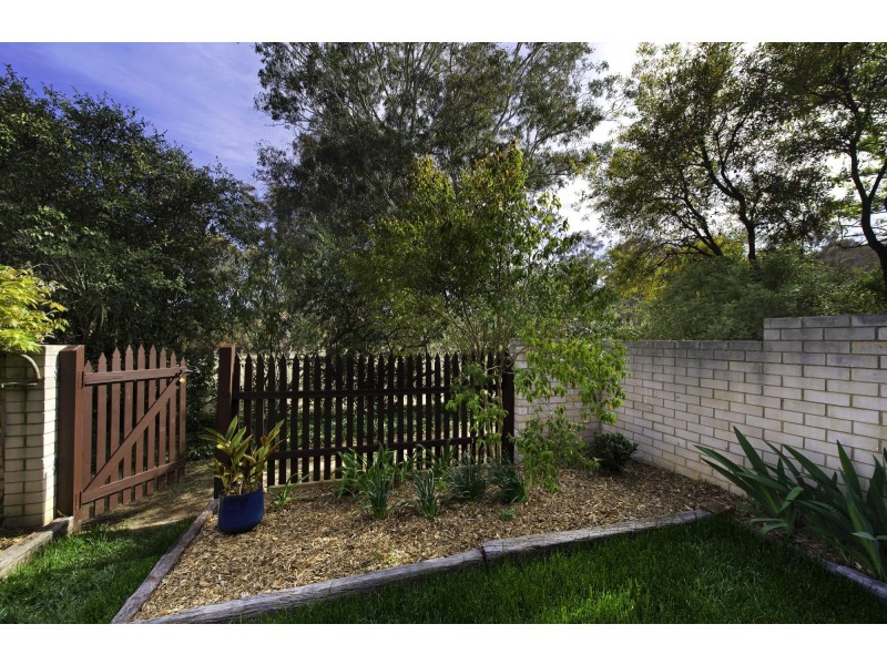 96 Grayson Street, Hackett ACT 2602