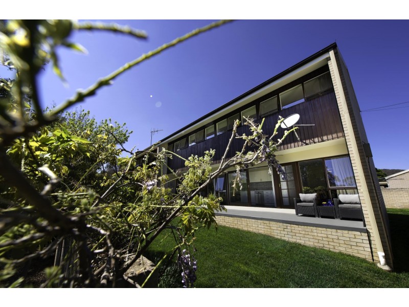 96 Grayson Street, Hackett ACT 2602