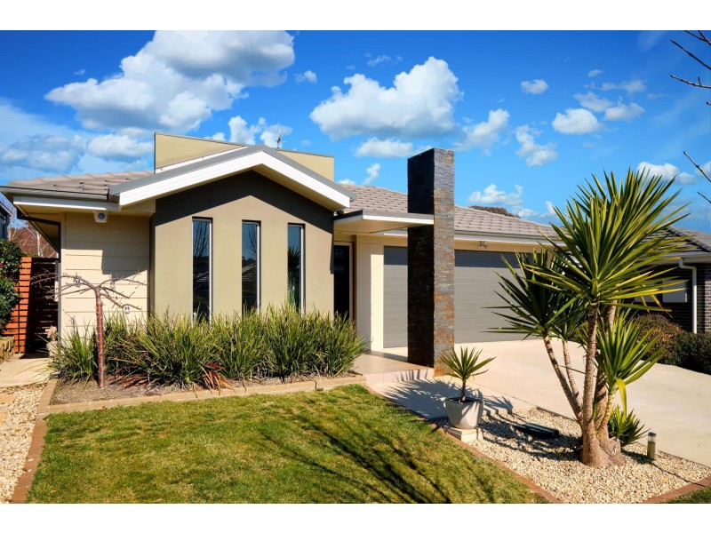 9 Hooton Street, Forde ACT 2914