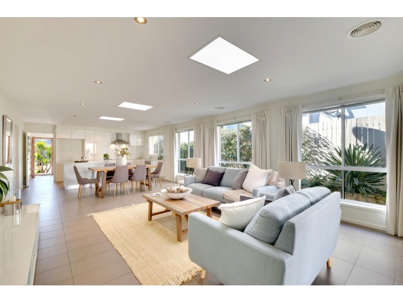 9 Hooton Street, Forde ACT 2914