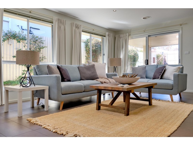 9 Hooton Street, Forde ACT 2914