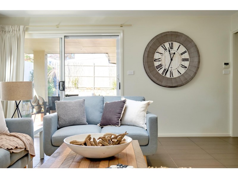 9 Hooton Street, Forde ACT 2914