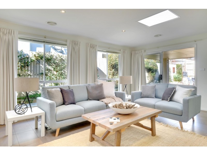 9 Hooton Street, Forde ACT 2914