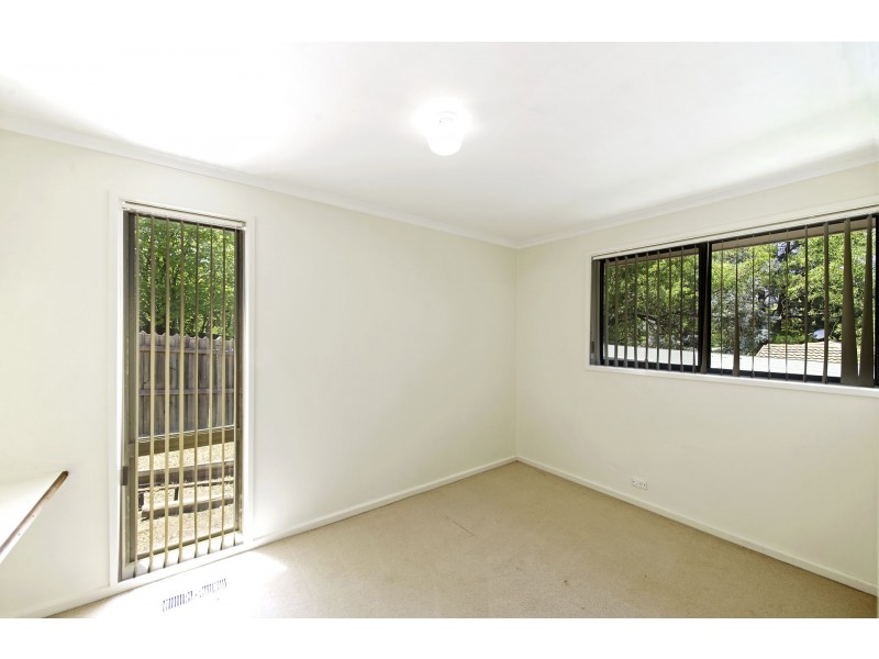 8 Tom Place, Charnwood ACT 2615