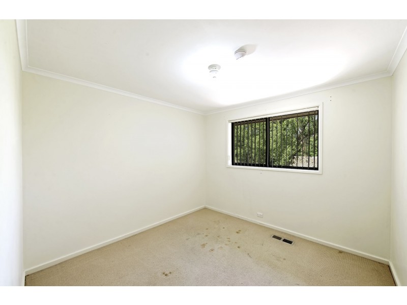 8 Tom Place, Charnwood ACT 2615