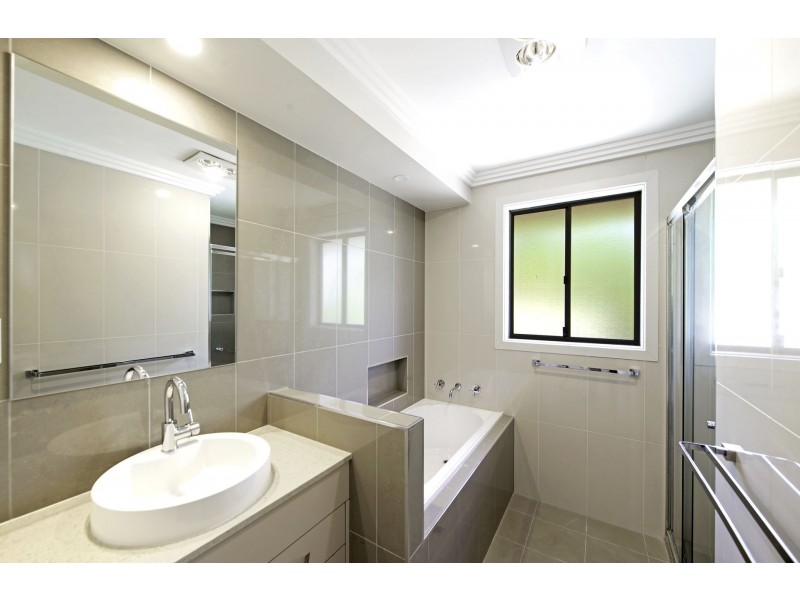 8 Tom Place, Charnwood ACT 2615