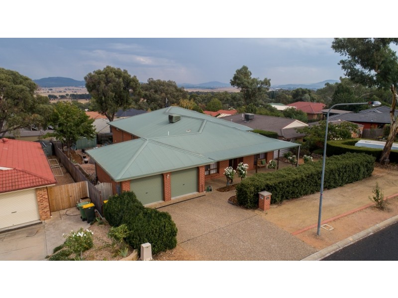 5 Kinlyside Avenue, Jerrabomberra NSW 2619