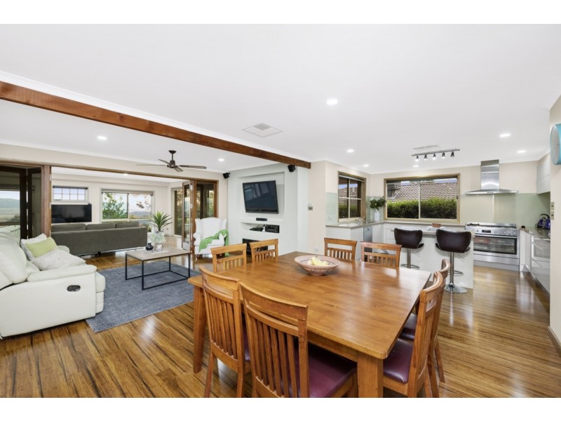 5 Kinlyside Avenue, Jerrabomberra NSW 2619