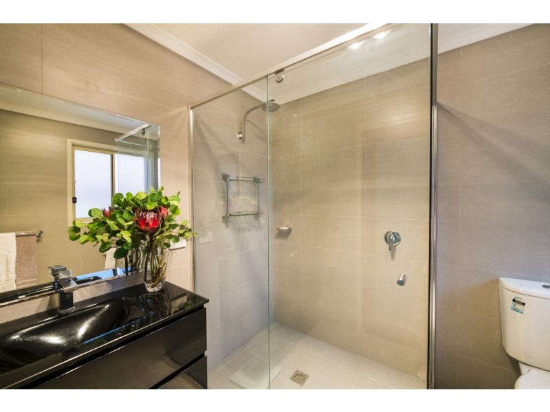 5 Kinlyside Avenue, Jerrabomberra NSW 2619