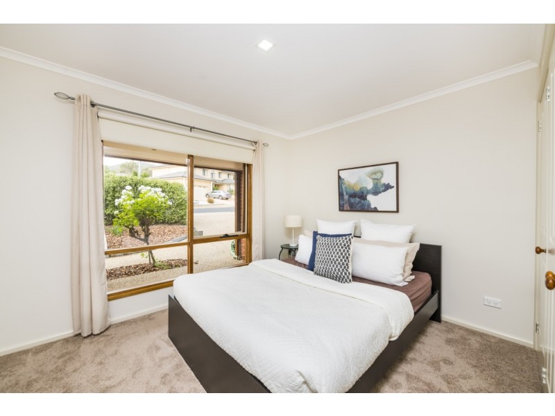5 Kinlyside Avenue, Jerrabomberra NSW 2619