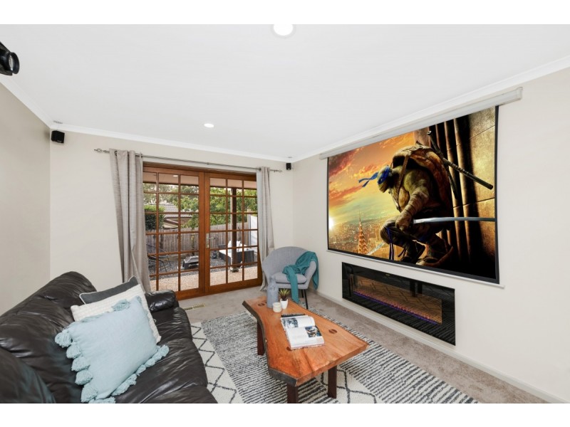 5 Kinlyside Avenue, Jerrabomberra NSW 2619