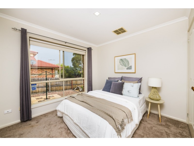 5 Kinlyside Avenue, Jerrabomberra NSW 2619