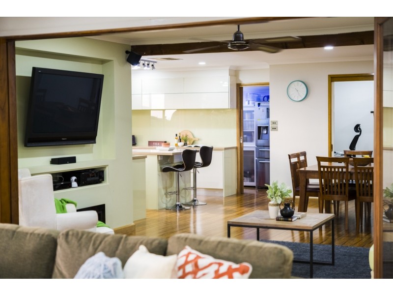 5 Kinlyside Avenue, Jerrabomberra NSW 2619