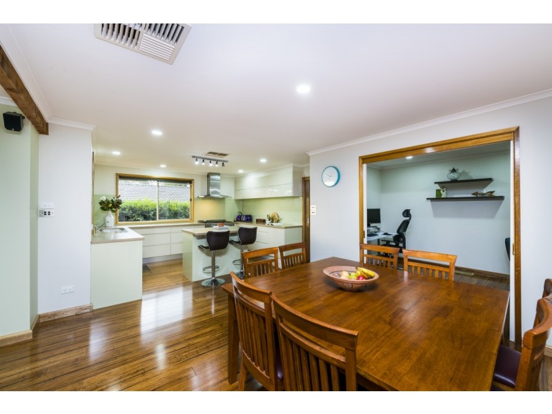 5 Kinlyside Avenue, Jerrabomberra NSW 2619