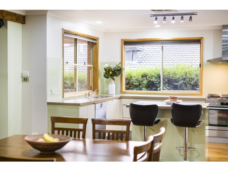 5 Kinlyside Avenue, Jerrabomberra NSW 2619