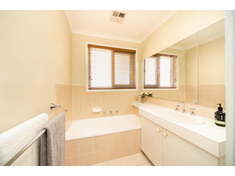 20 Dorrit Black Crescent, Lyneham ACT 2602