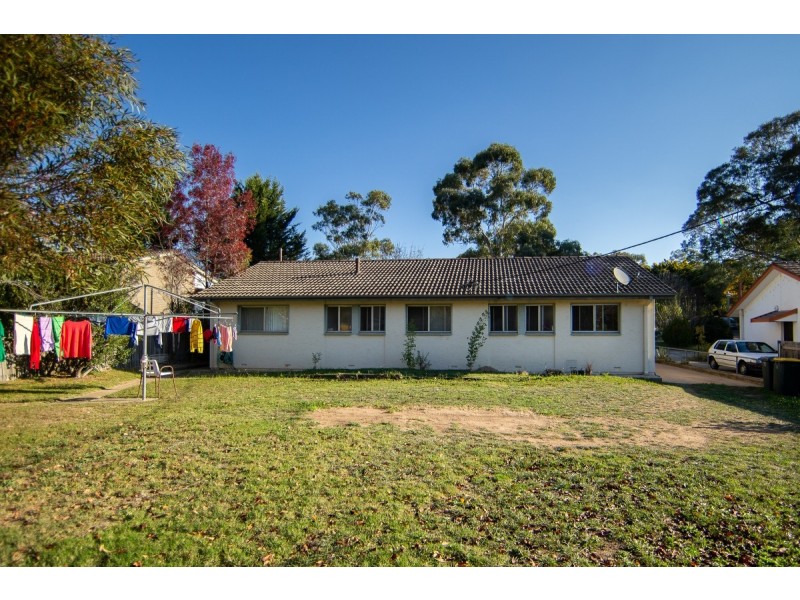 9 Debenham Street, Mawson ACT 2607